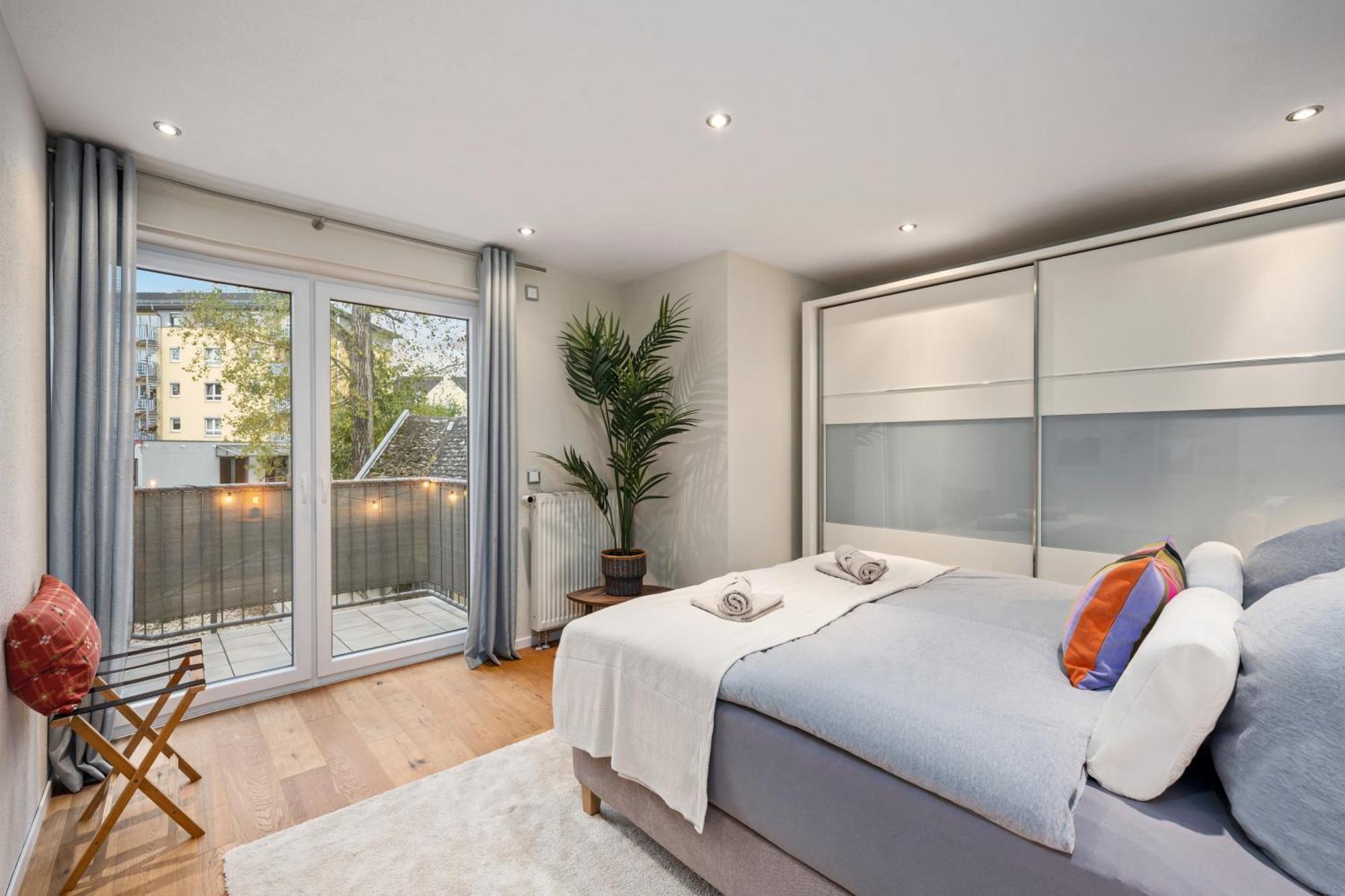 Edler Wohnraum Schwanenteich-suite Mit Balkon, Kaffeevollautomat, Lift & Parkplatz * Zwickau